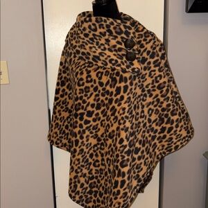 NWT one size Le Moda Leopard Print poncho